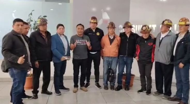 Cooperativas mineras anuncian respaldo a Tuto Quiroga rumbo al balotaje